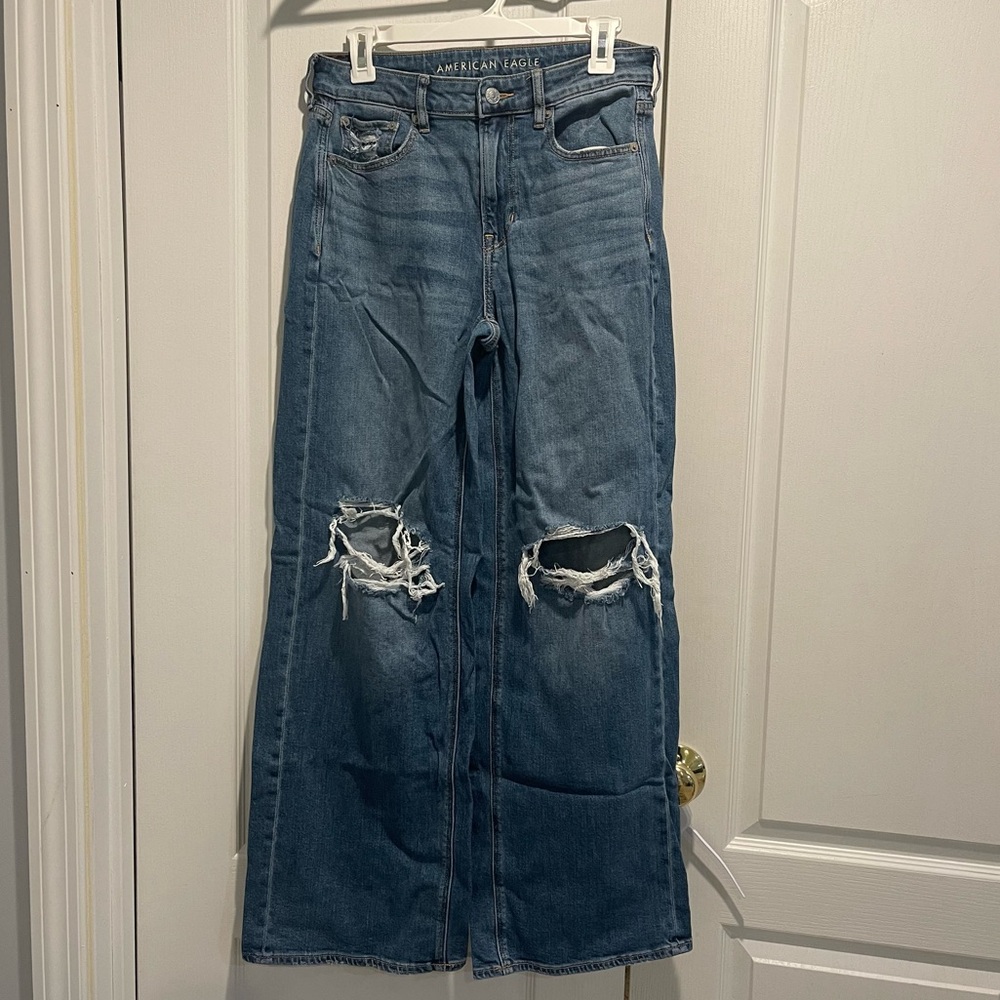 American Eagle Wide Leg High Rise Ripped Jeans Size 4